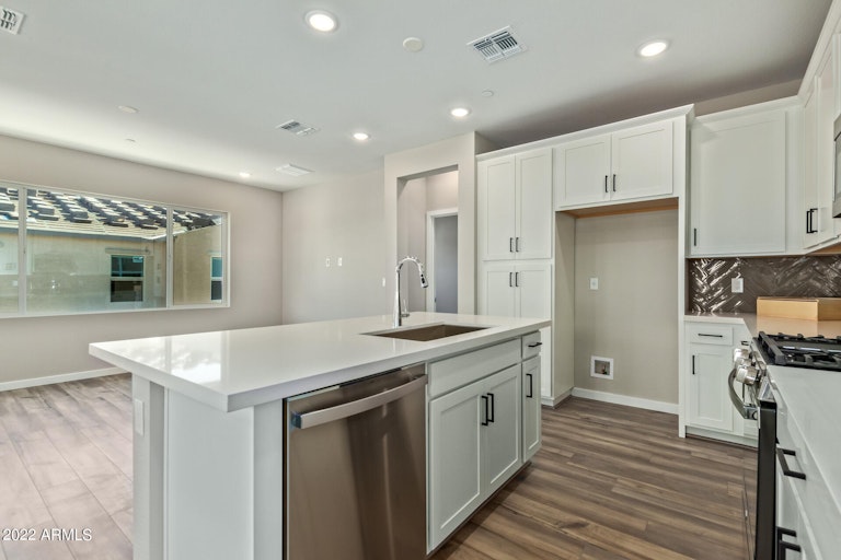 Photo 14 of 31 - 749 E Furness Dr #202, Gilbert, AZ 85297