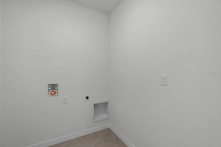 Photo 39 of 40 - 729 Squires Grove Dr, Winter Haven, FL 33880