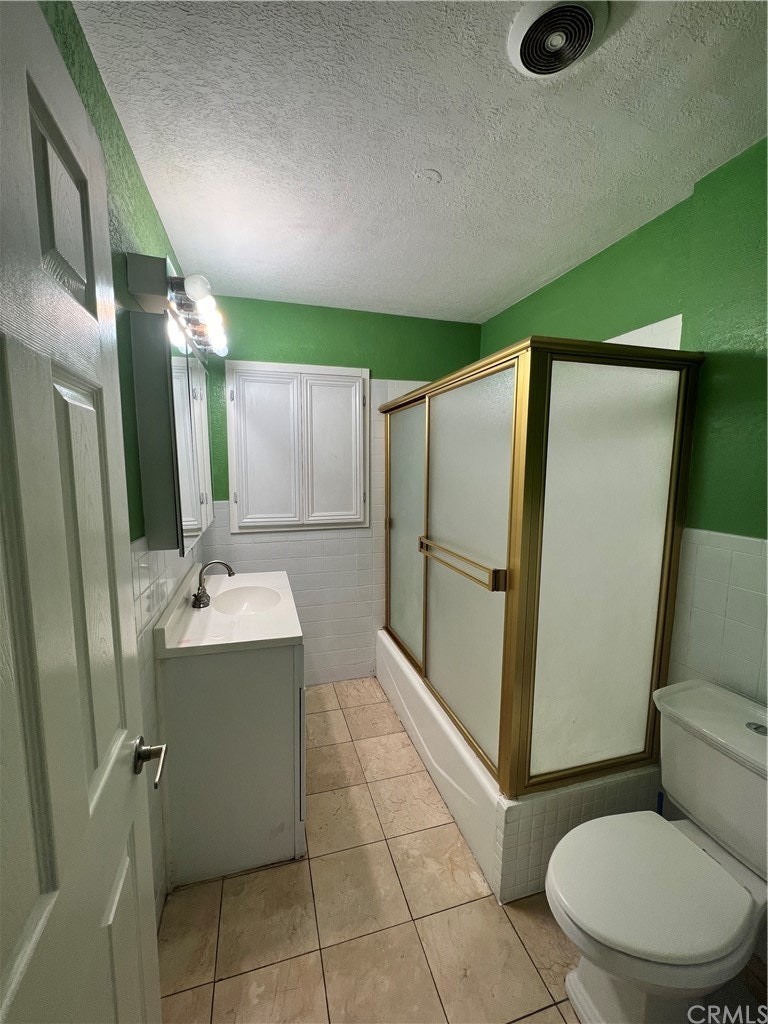 Photo 16 of 43 - 13944 Hartland St, Van Nuys, CA 91405