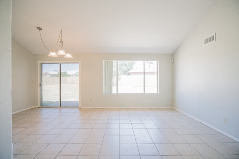 Photo 9 of 21 - 4034 W Windrose Dr, Phoenix, AZ 85029