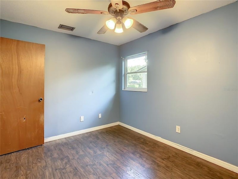 Photo 17 of 33 - 455 Sunrise Dr, Casselberry, FL 32707