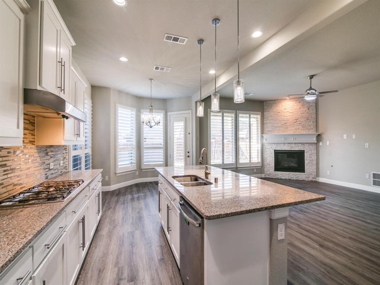 Photo 6 of 28 - 1613 Montage Dr, Garland, TX 75040