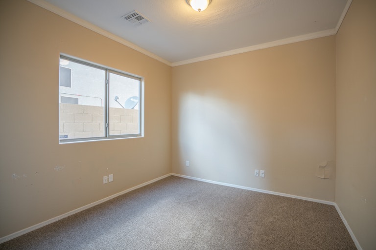 Photo 16 of 39 - 13355 W Caribbean Ln, Surprise, AZ 85379