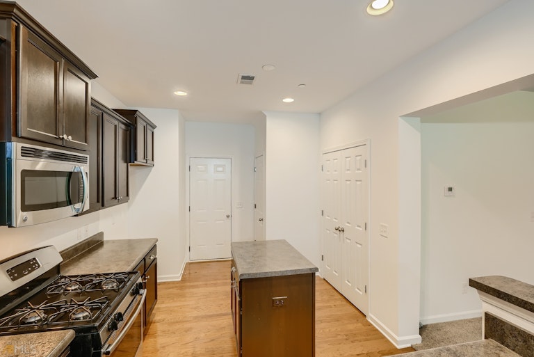 Photo 12 of 27 - 1390 Sandtown Grn SW, Marietta, GA 30008