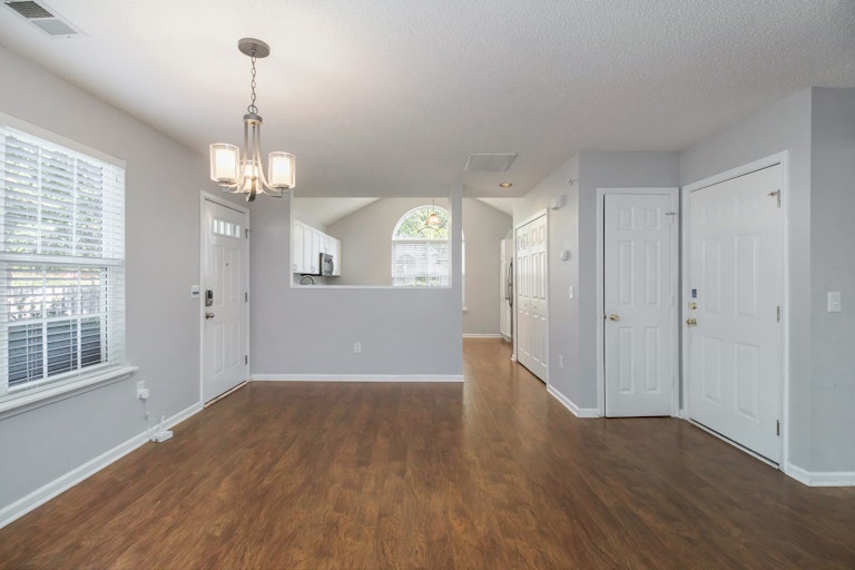 Photo 10 of 22 - 9720 Mattforest Cir, Charlotte, NC 28277