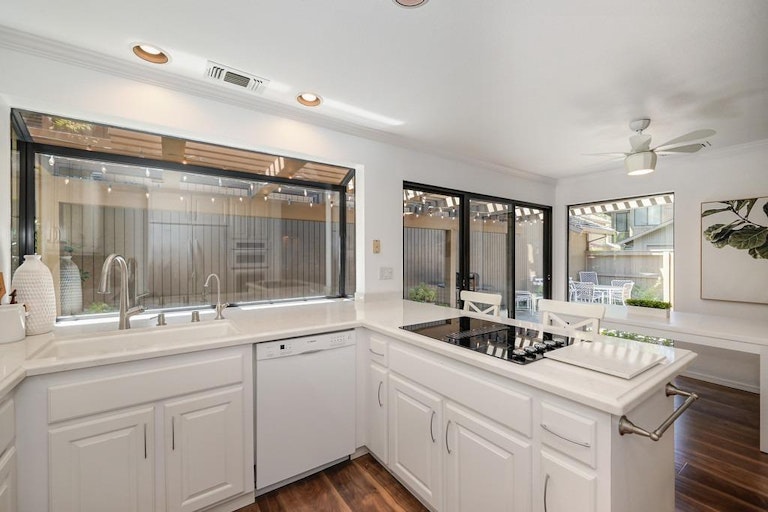 Photo 17 of 44 - 2174 Promontory Point Ln, Rancho Cordova, CA 95670