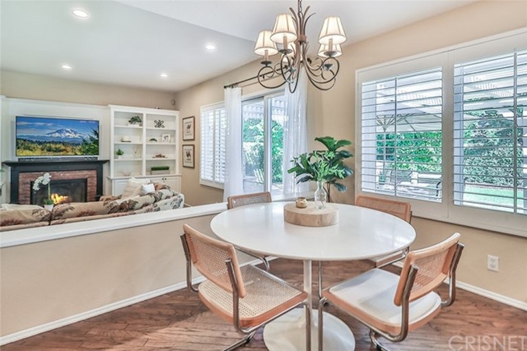 Photo 22 of 75 - 4077 Bending Oak Ct, Moorpark, CA 93021