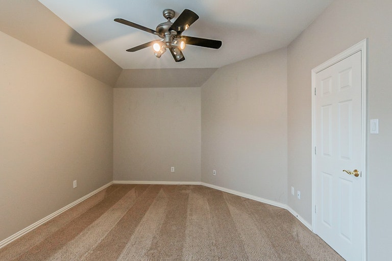 Photo 35 of 41 - 1900 Winchester St, McKinney, TX 75070