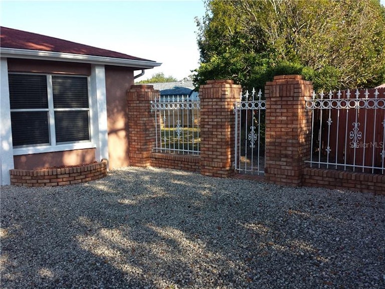 Photo 20 of 25 - 512 Limetree Dr, Oldsmar, FL 34677