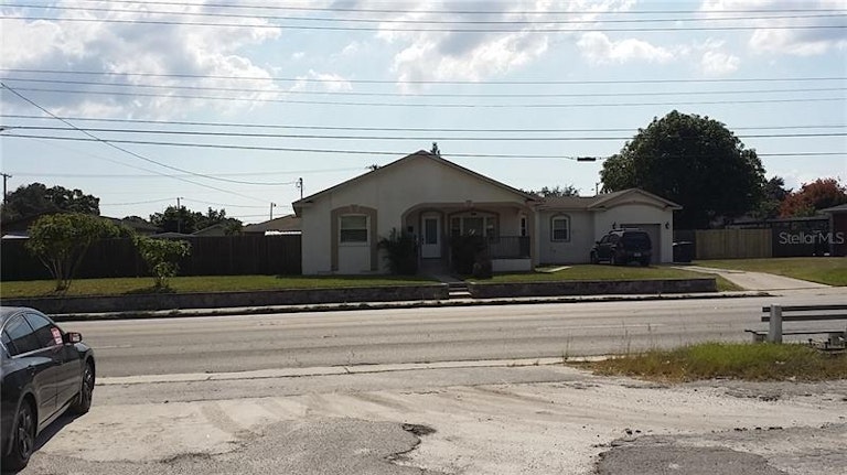 Photo 1 of 19 - 2608 W Columbus Dr, Tampa, FL 33607