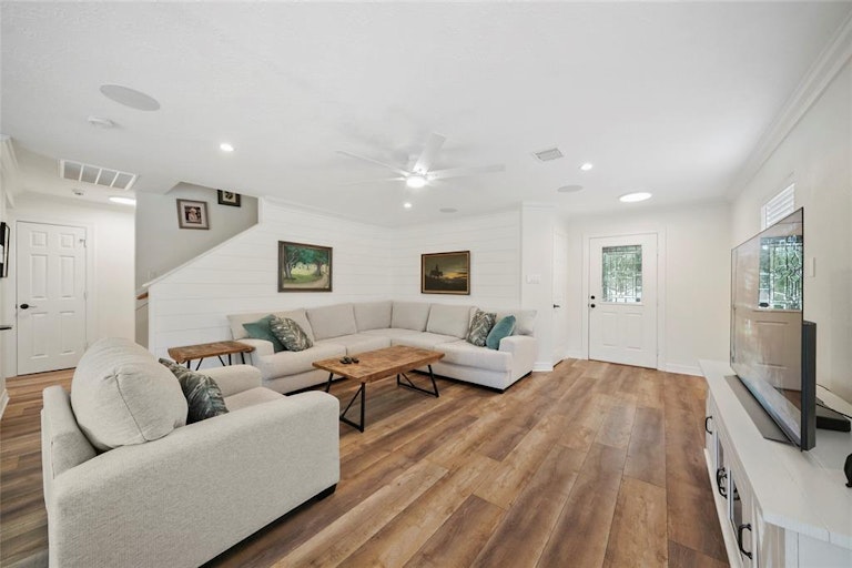 Photo 8 of 35 - 2915 Beacon Grove St, Spring, TX 77389