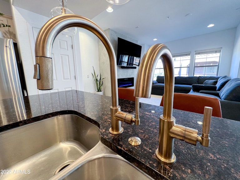 Photo 6 of 41 - 3935 E Rough Rider Rd #1044, Phoenix, AZ 85050