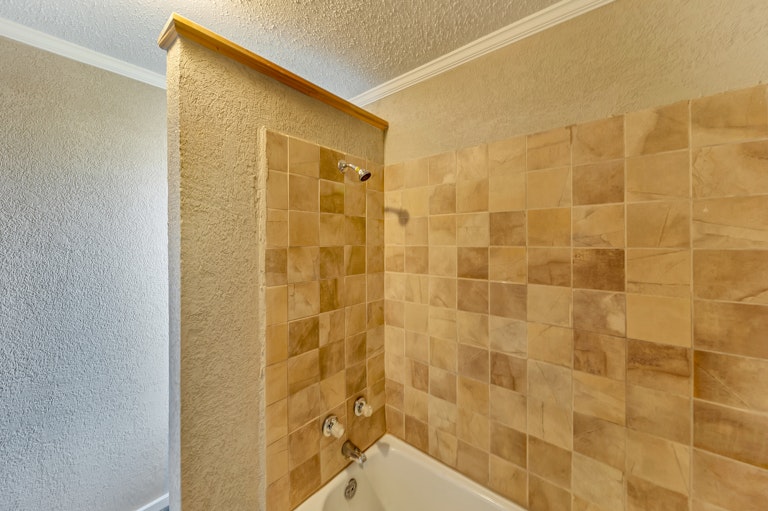 Photo 25 of 29 - 5300 Wolens Way, Fort Worth, TX 76133