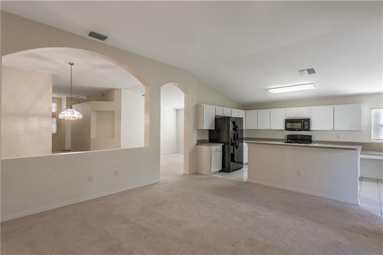 Photo 6 of 21 - 9919 Stockbridge Dr, Tampa, FL 33626