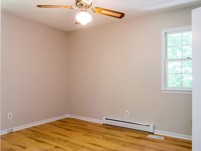 Photo 12 of 18 - 1020 Trollingwood Ln, Raleigh, NC 27615