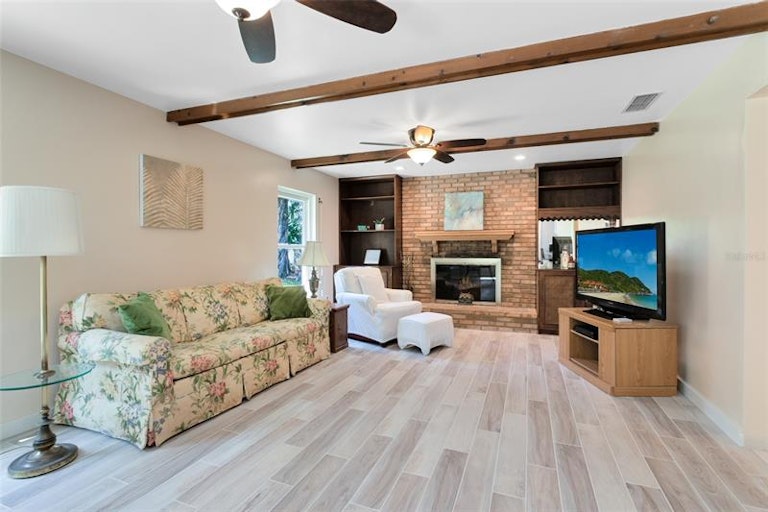 Photo 21 of 35 - 51 Partridge Cir, Winter Springs, FL 32708