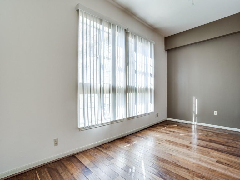 Photo 16 of 33 - 3225 Turtle Creek Blvd #1429, Dallas, TX 75219