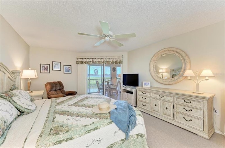 Photo 24 of 56 - 1247 Edgewater Cir #1247, Bradenton, FL 34209