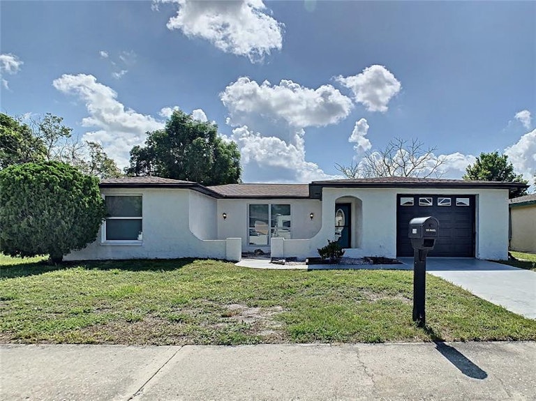 Photo 3 of 54 - 10136 Brandywine Ln, Port Richey, FL 34668
