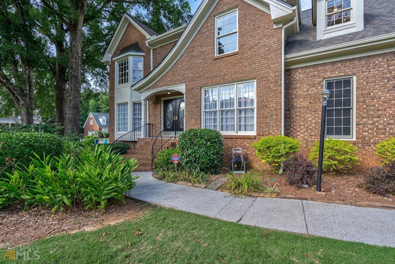 Photo 3 of 81 - 797 Oxford Ct SW, Lilburn, GA 30047