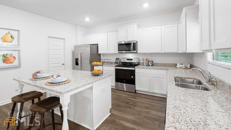 Photo 6 of 39 - 390 Faulkner St #173, Stockbridge, GA 30281