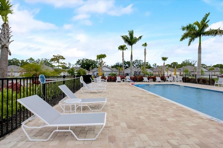 Photo 37 of 38 - 6026 Amberly Dr, Bradenton, FL 34208