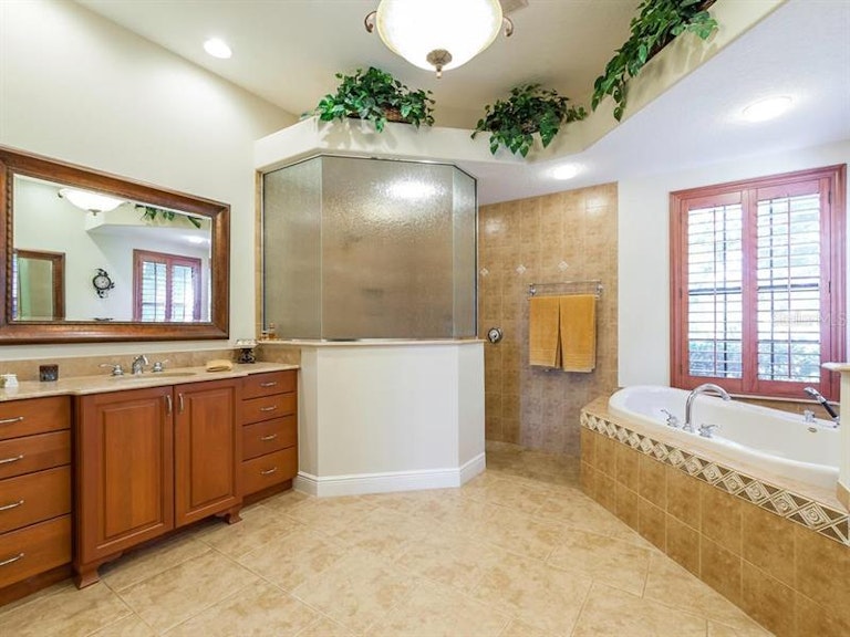 Photo 12 of 25 - 10804 Riverbank Ter, Bradenton, FL 34212