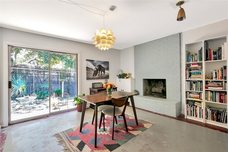 Photo 18 of 23 - 2307 Montclaire St Unit A, Austin, TX 78704