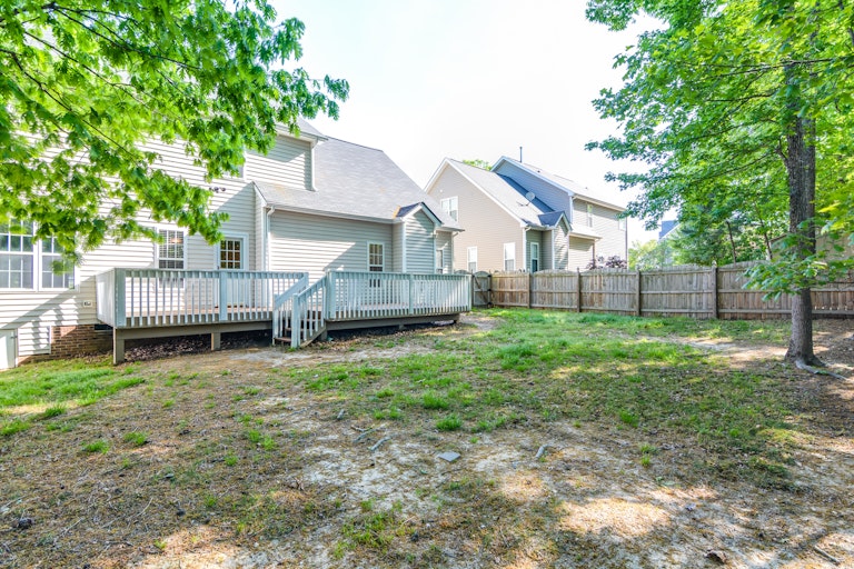 Photo 5 of 25 - 2003 Frissell Ave, Apex, NC 27502