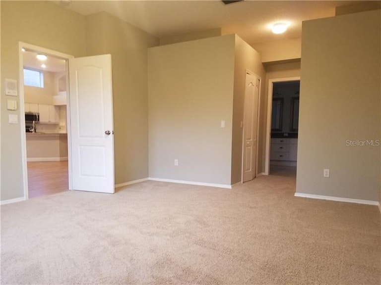 Photo 14 of 25 - 19406 Golden Slipper Pl, Lutz, FL 33558