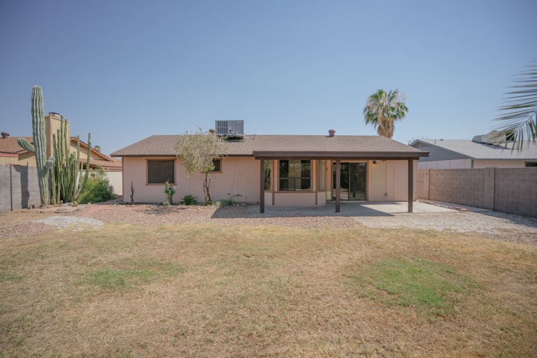 Photo 18 of 20 - 614 W Wescott Dr, Phoenix, AZ 85027