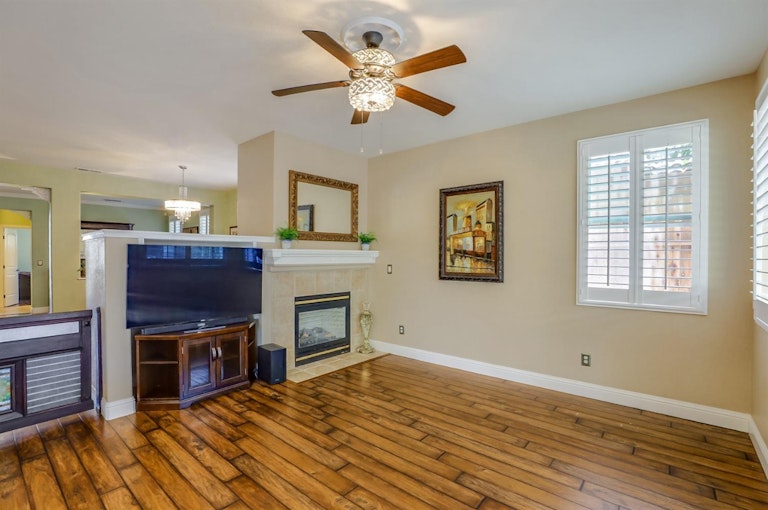 Photo 12 of 54 - 5071 Tuckerman Way, Sacramento, CA 95835