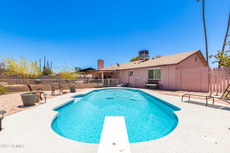 Photo 31 of 41 - 3008 W Danbury Dr, Phoenix, AZ 85053