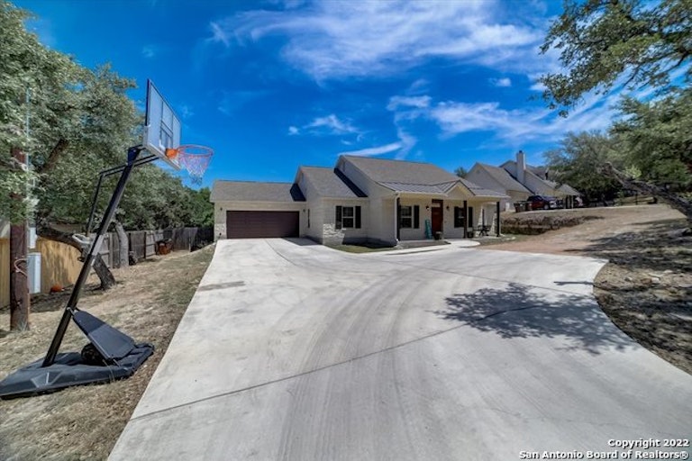 Photo 2 of 45 - 615 Midnight Dr, San Antonio, TX 78260