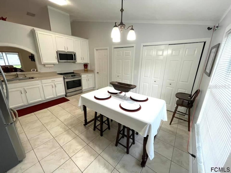 Photo 14 of 40 - 1 Pierce Ln, Palm Coast, FL 32164