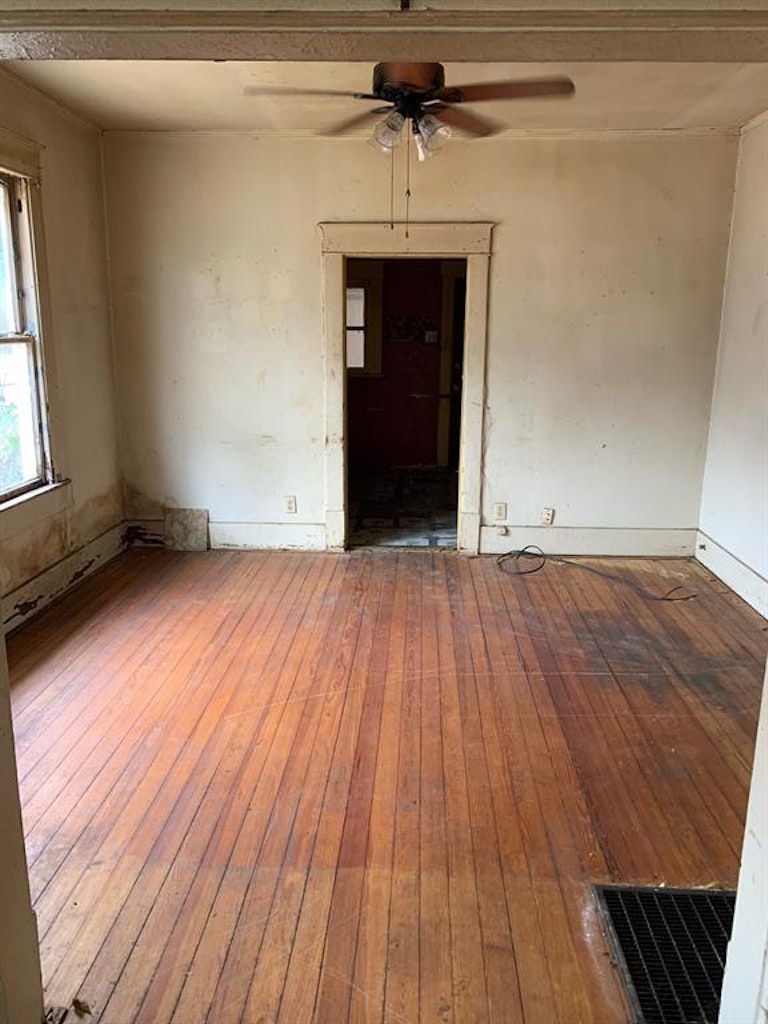 Photo 3 of 16 - 1734 Arizona Ave, Dallas, TX 75216