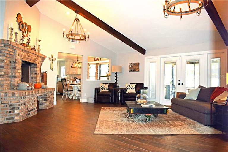 Photo 3 of 17 - 10377 Oak Leaf St, Largo, FL 33774