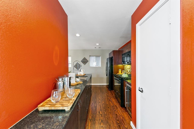 Photo 26 of 43 - 2966 Commerce St, Houston, TX 77003