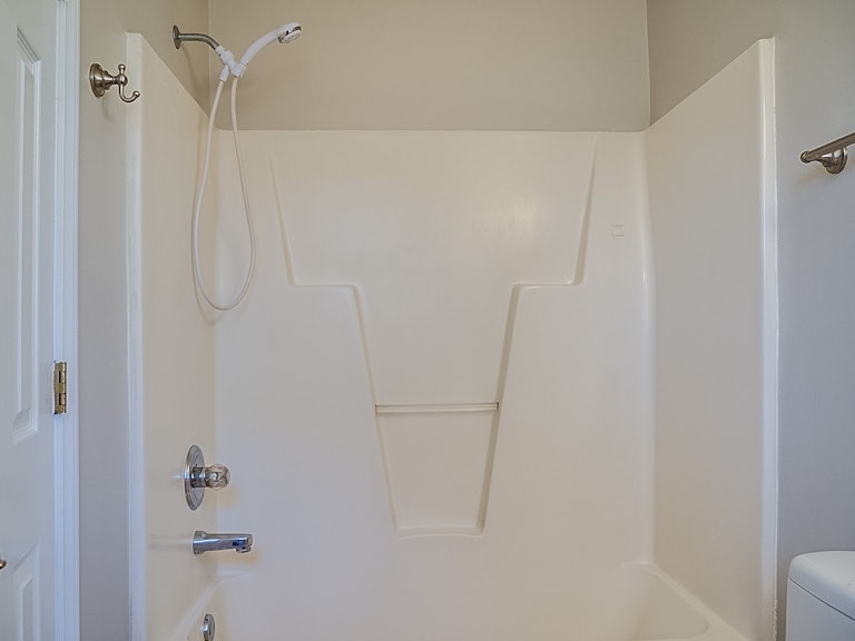Photo 11 of 23 - 1142 Darius Pearce Rd, Youngsville, NC 27596