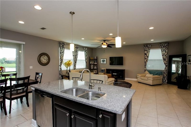 Photo 3 of 24 - 8389 Nandina Dr, Sarasota, FL 34240