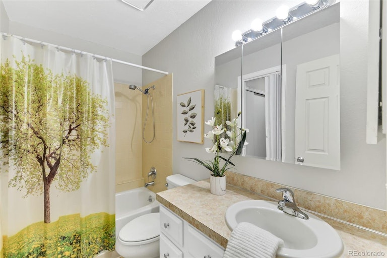 Photo 17 of 26 - 5735 W Atlantic Pl #101, Lakewood, CO 80227