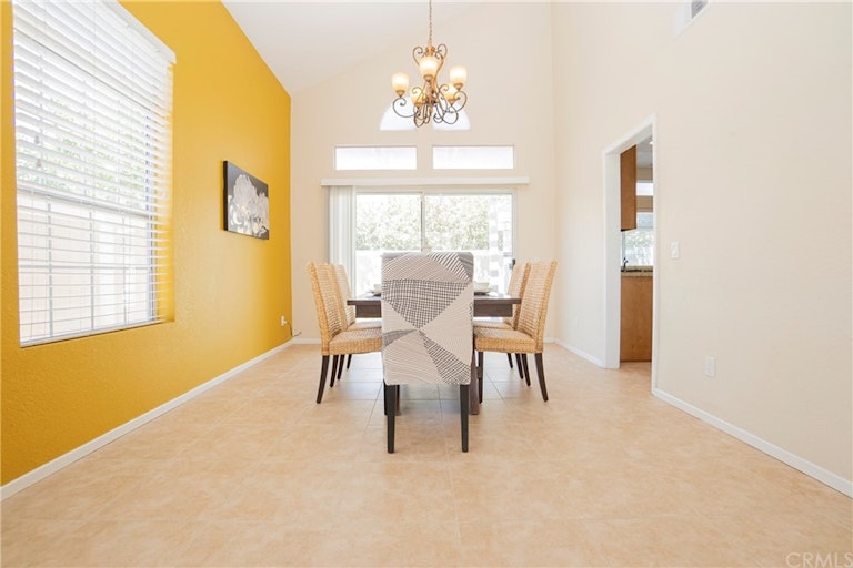 Photo 7 of 25 - 7306 Yellow Jasmine Dr, Highland, CA 92346