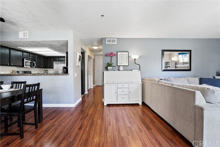 Photo 9 of 39 - 25631 Mont Pointe #7D, Lake Forest, CA 92630