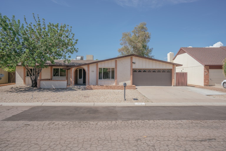 Photo 1 of 30 - 4348 W Bluefield Ave, Glendale, AZ 85308