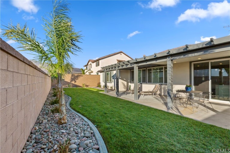 Photo 42 of 50 - 5120 Armendarez Ln, Fontana, CA 92336