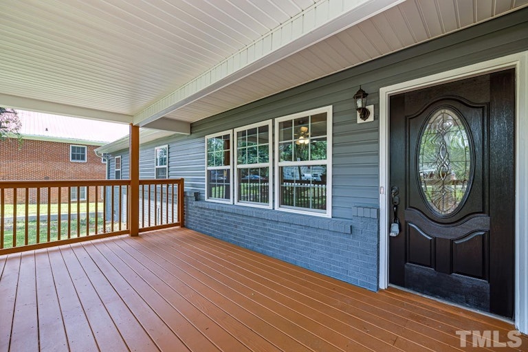 Photo 2 of 25 - 2301 Milburnie Rd, Raleigh, NC 27610