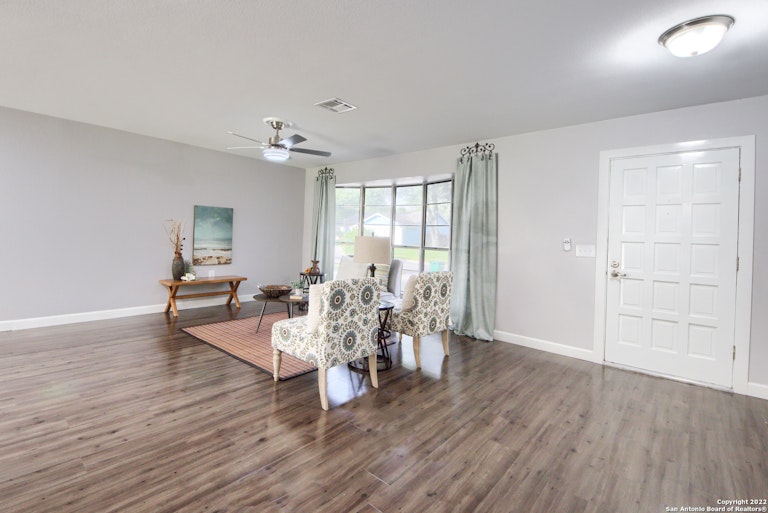 Photo 5 of 27 - 5803 Burkley Springs St, San Antonio, TX 78233