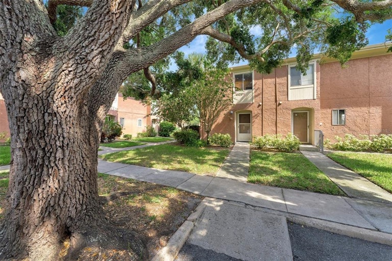 Photo 1 of 37 - 136 115th Ave N, Saint Petersburg, FL 33716