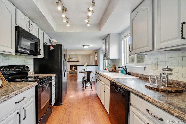 Photo 8 of 38 - 3281 S Evanston St, Aurora, CO 80014