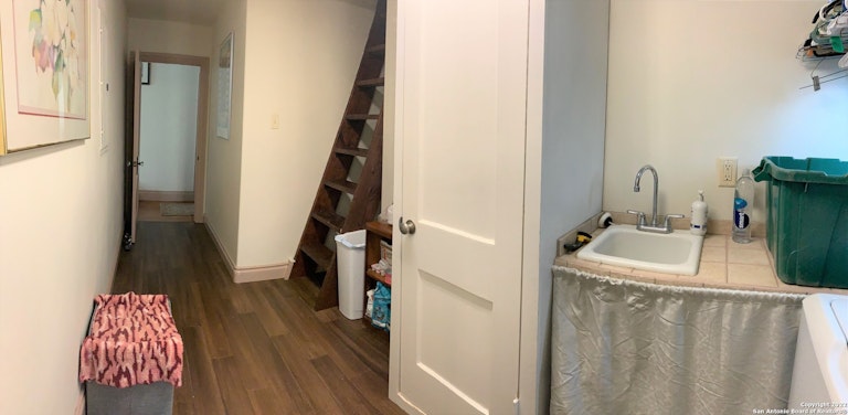 Photo 13 of 25 - 306 Corona Ave, San Antonio, TX 78209